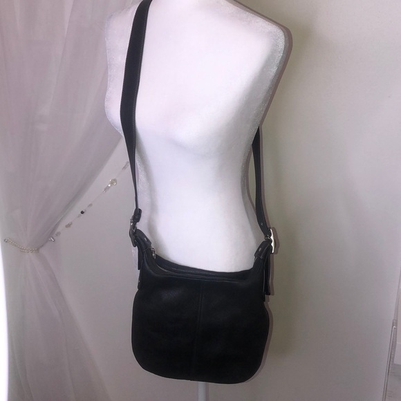 Coach Handbags - Leather coach messenger